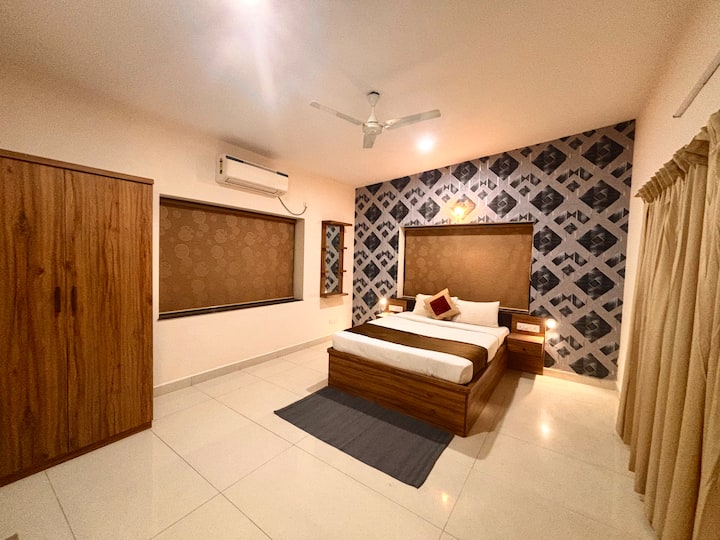 Bedroom 2 image 2