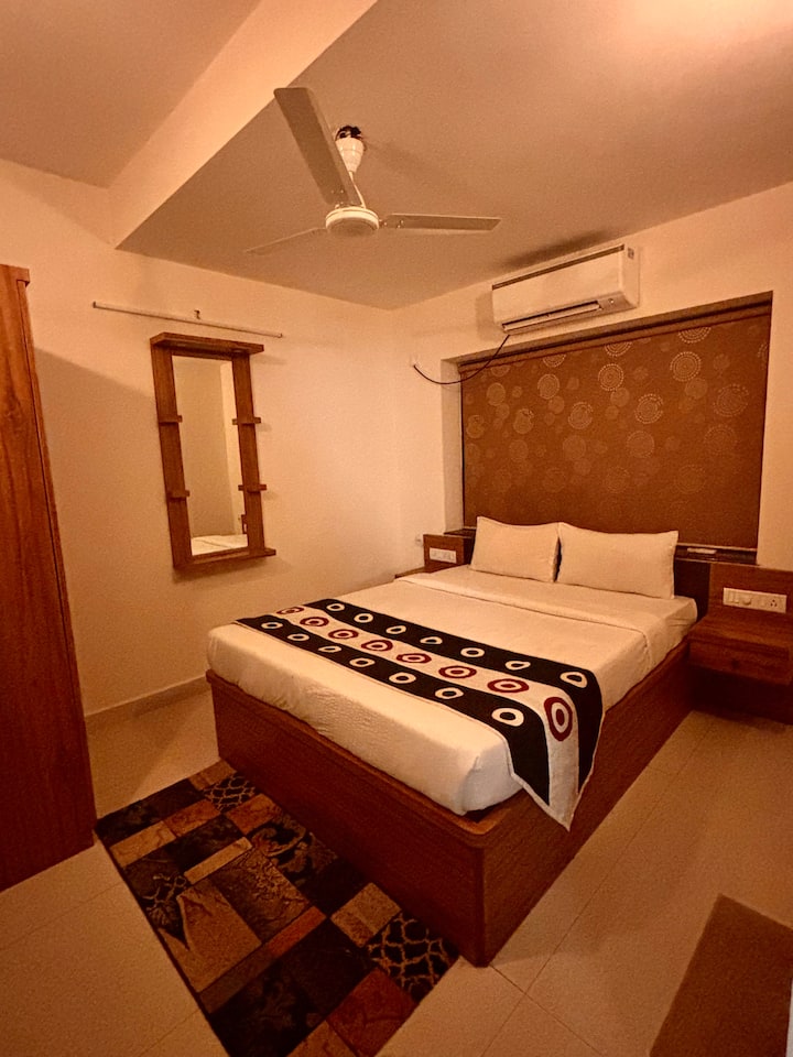 Bedroom 1 image 1