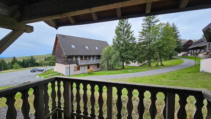 T3 4/6 Pers – Terrasse Vue Montagne - Piscine - Super-Besse