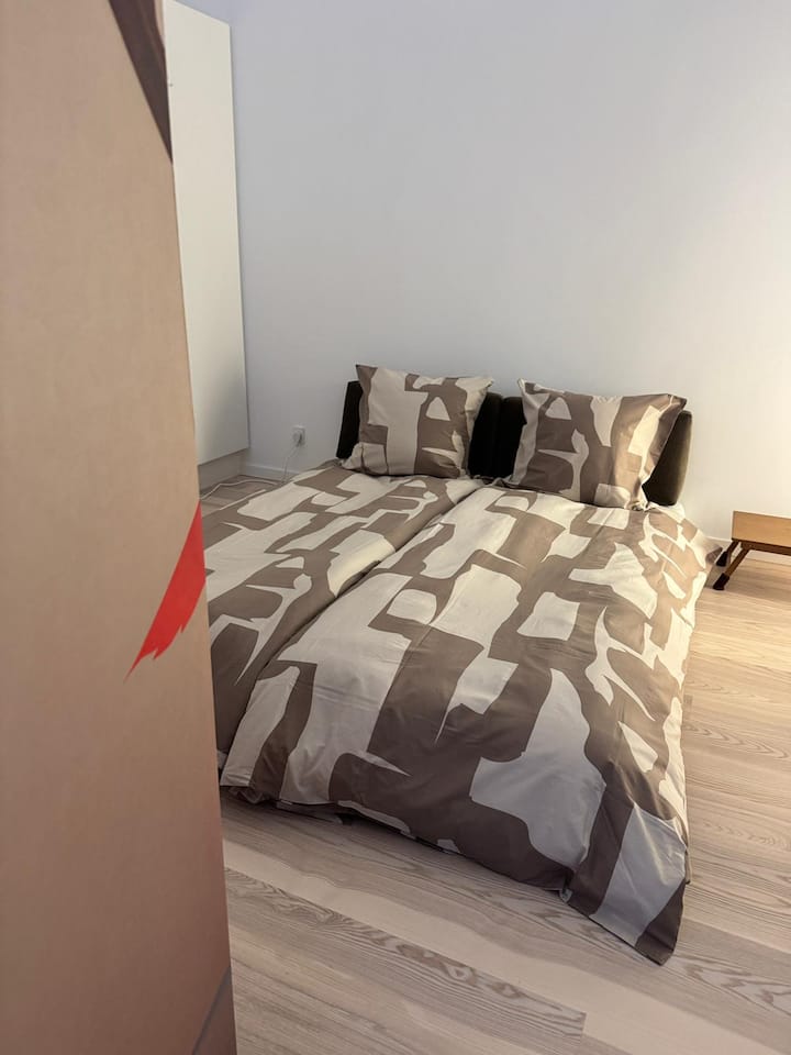 Denná posteľ sa dá premeniť na dve samostatné lôžka