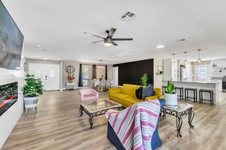 Stylish 4BR Las Vegas Getaway gallery image 5