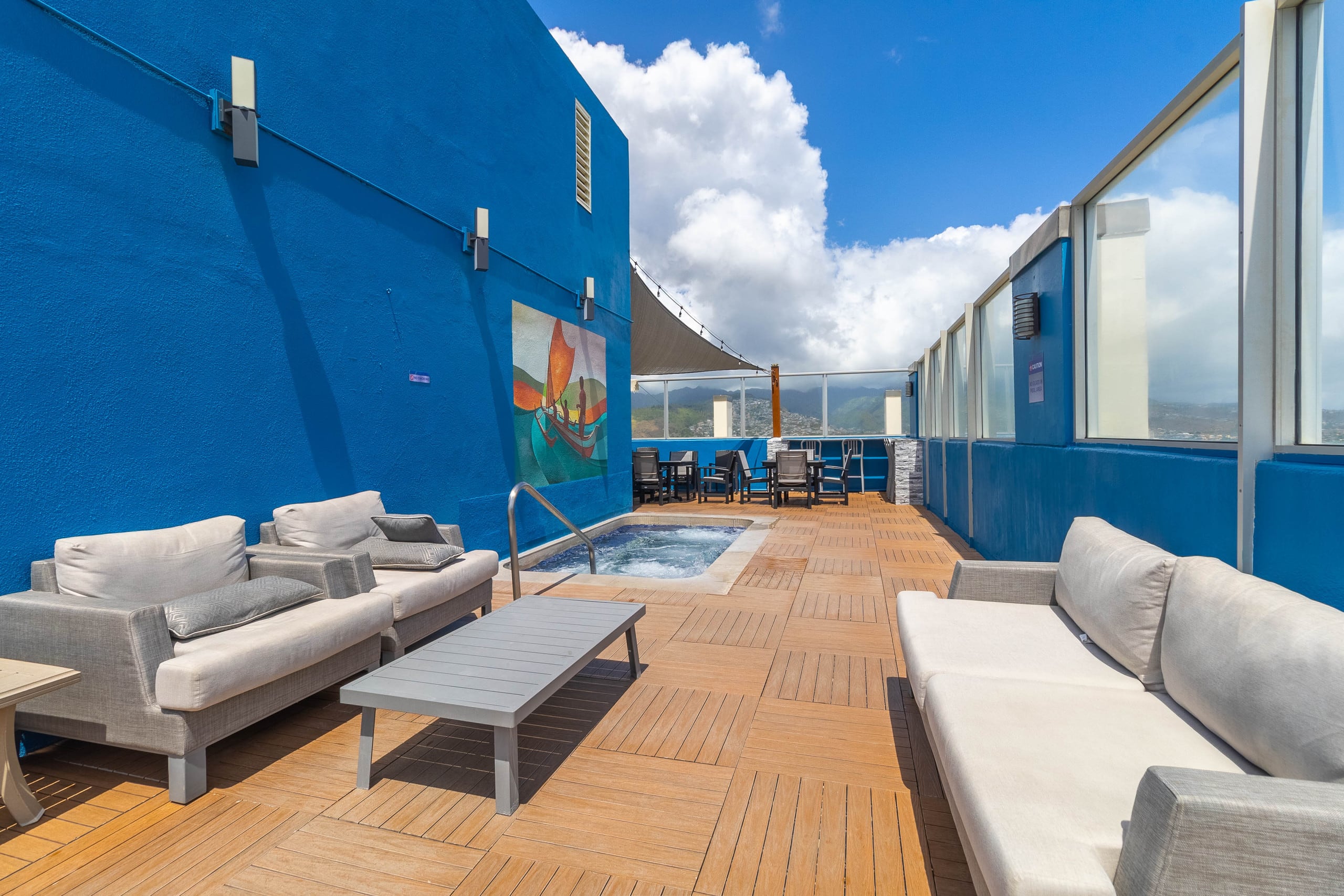 NEW Remodeled • 3 Min Walk to Beach • Rooftop Pool - Image 49