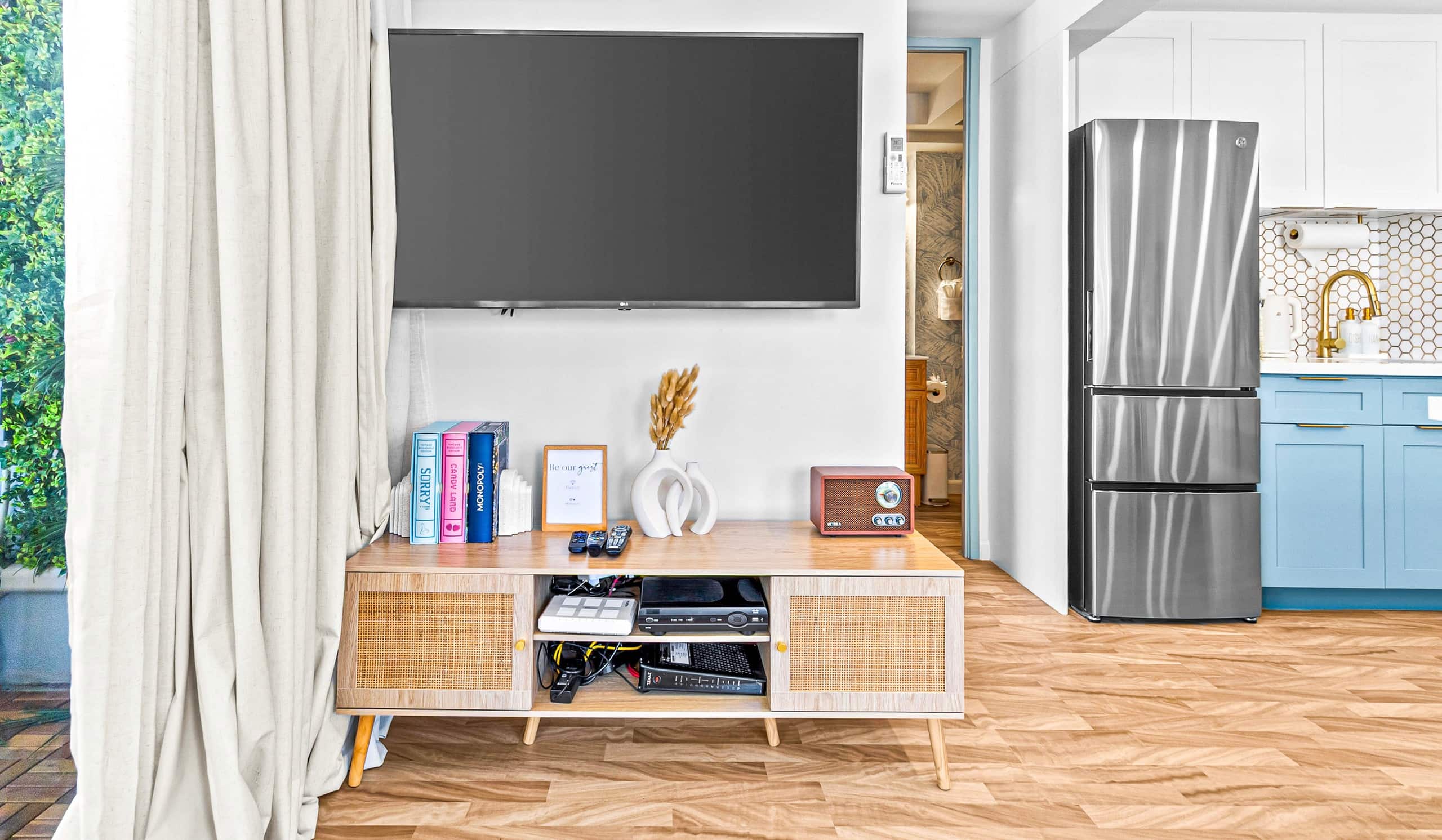 NEW Remodeled • 3 Min Walk to Beach • Rooftop Pool - Image 9