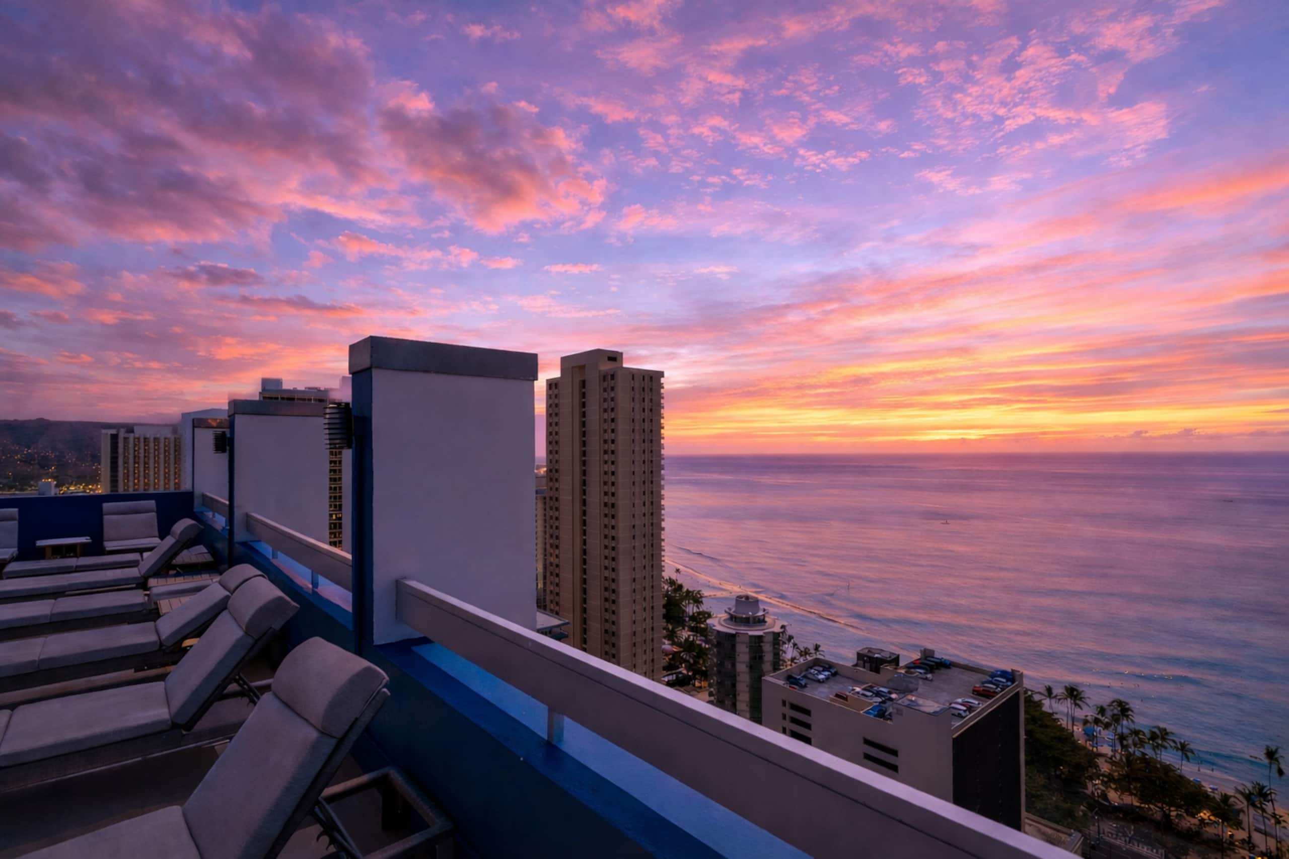 NEW Remodeled • 3 Min Walk to Beach • Rooftop Pool - Image 55