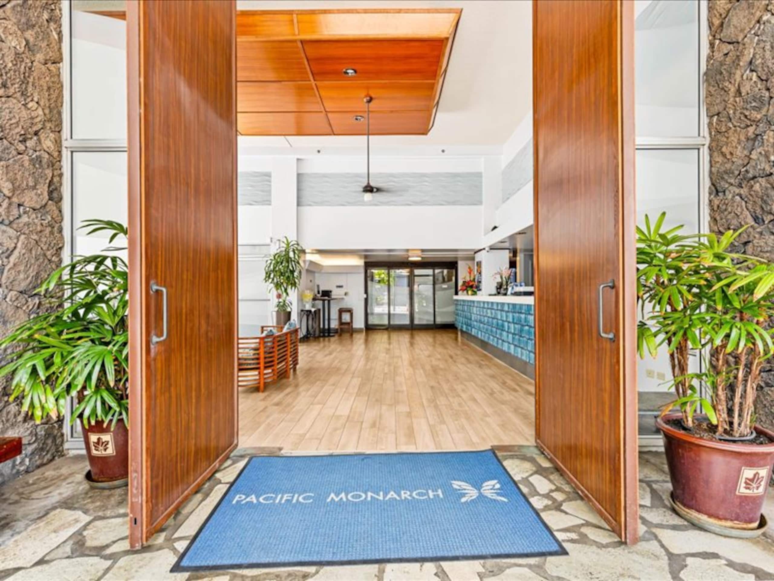 NEW Remodeled • 3 Min Walk to Beach • Rooftop Pool - Image 61