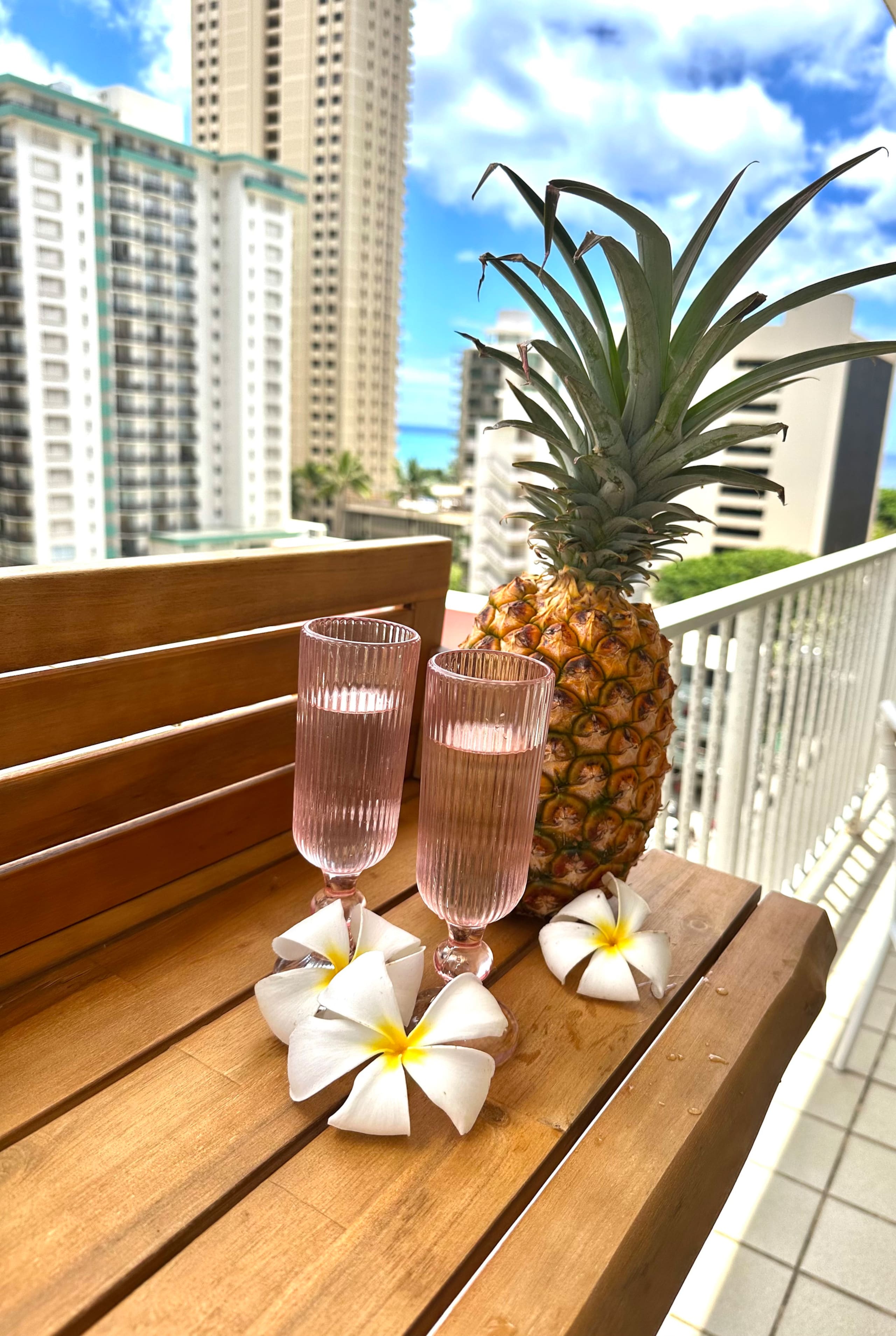 NEW Remodeled • 3 Min Walk to Beach • Rooftop Pool - Image 35