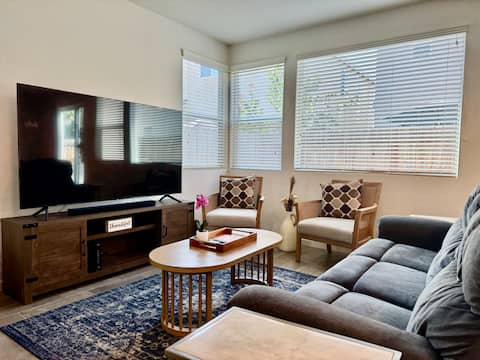 Top performing Airbnb: Cozy home for the traveller! in Clovis