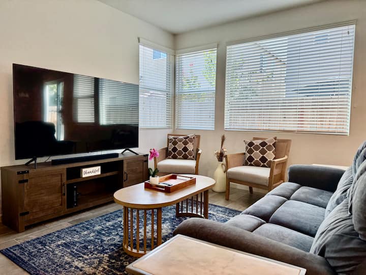 Cozy Home For The Traveller! - Fresno, CA
