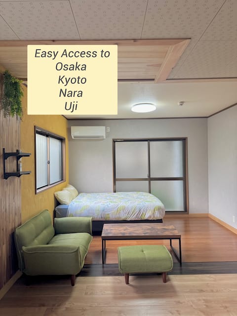 Cozy private apartment between Osaka and Kyoto
