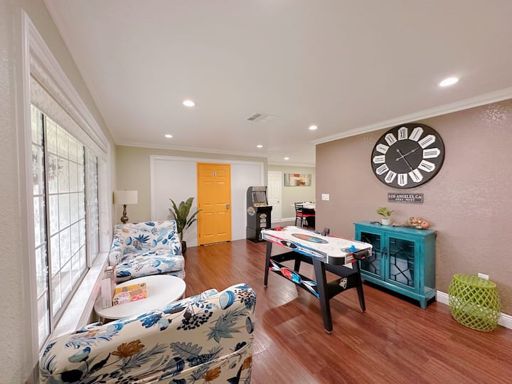 摩登4br、安静社区、游戏、30分钟到达迪士尼 & 市中心 - Monrovia, CA