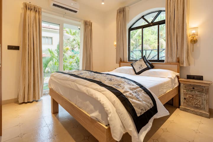 Bedroom 1 image 2
