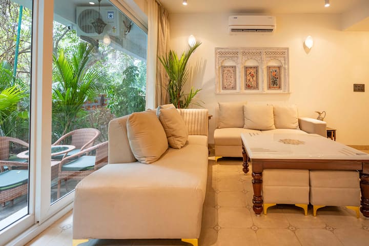 Living room image 4