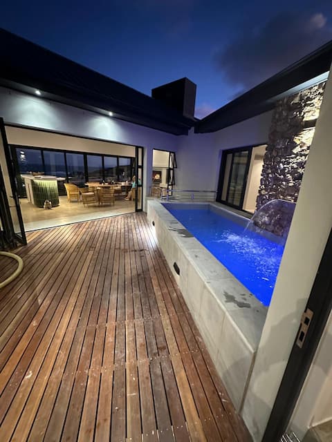 Luxury Agulhas Villa with unparalleled views