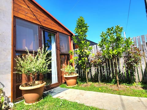 House & yard  “Hellen S” for two. 150m from beach