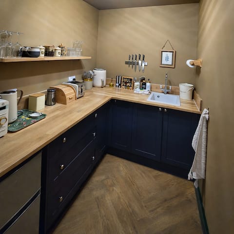 Top Airbnb: Private Stylish Annexe with Garden | Cosy Retreat in Falmouth