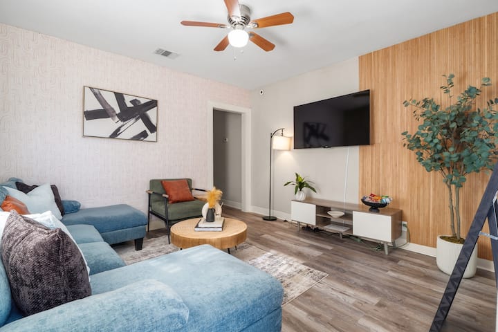 Downtown Houston Access 1br | Free Parking & Wifi - Houston