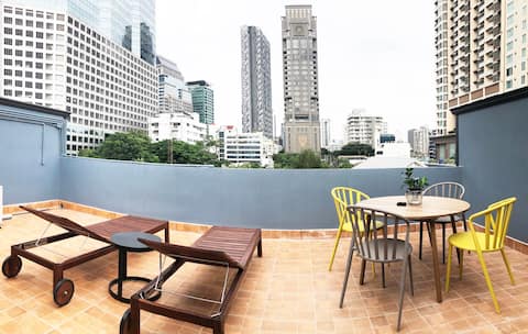 S4 - Private Rooftop Terrace, 1 BR 2 Beds, BTS!