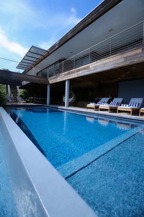 Luxury Villa in Porticcio – Sea View & Pool