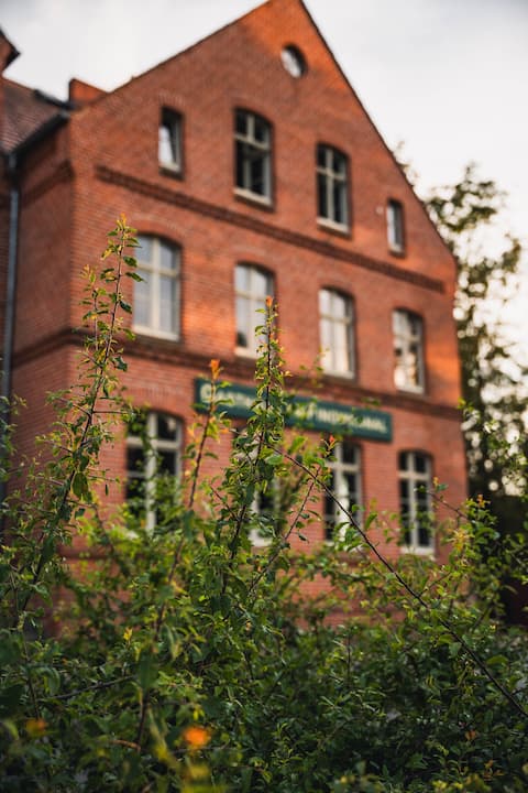 By the meadows. Inn on the Finow Canal