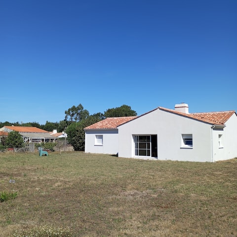 4 bedroom house near the sea