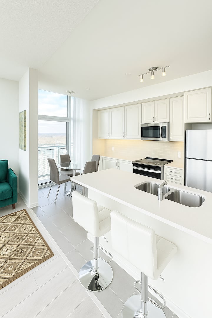 Luxury 2br + 4 Balconies |Steps To Subway |Parking - Toronto