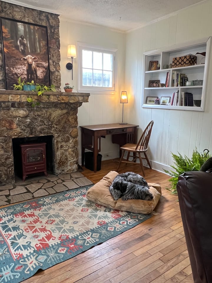 A Little Cottage On Montreat Road - Black Mountain, NC