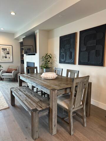 Modern 3 Bed Townhome in Rino w/ Rooftop Deck gallery image 3