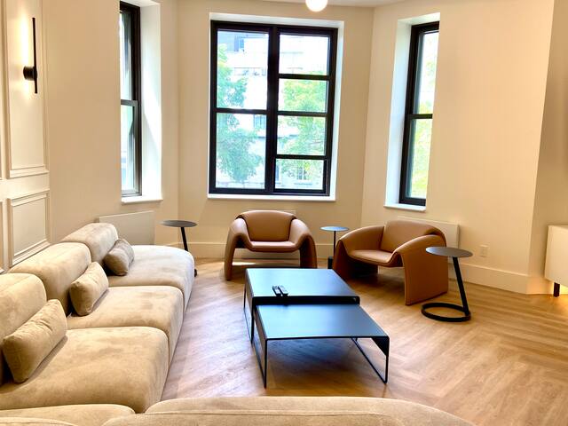 Le 641 Grande-Allée OldQuebec | 3ch et 2sdb gallery image 2