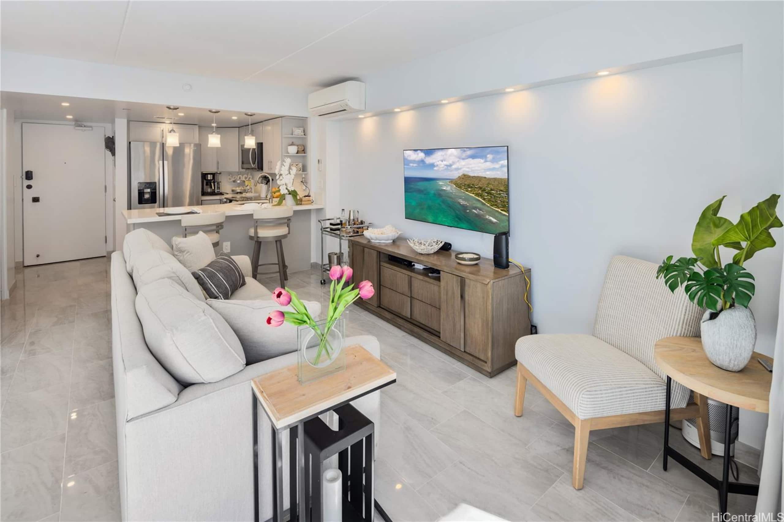 Oceanview-Luxurious Condo, free parking. - Image 12