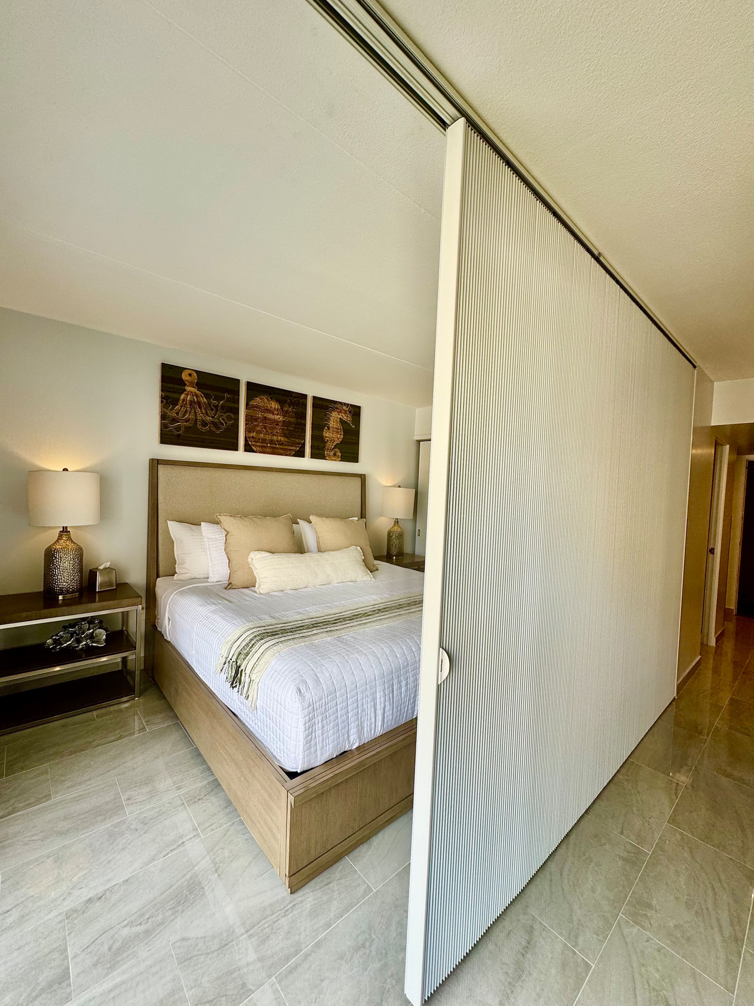 Oceanview-Luxurious Condo, free parking. - Image 1