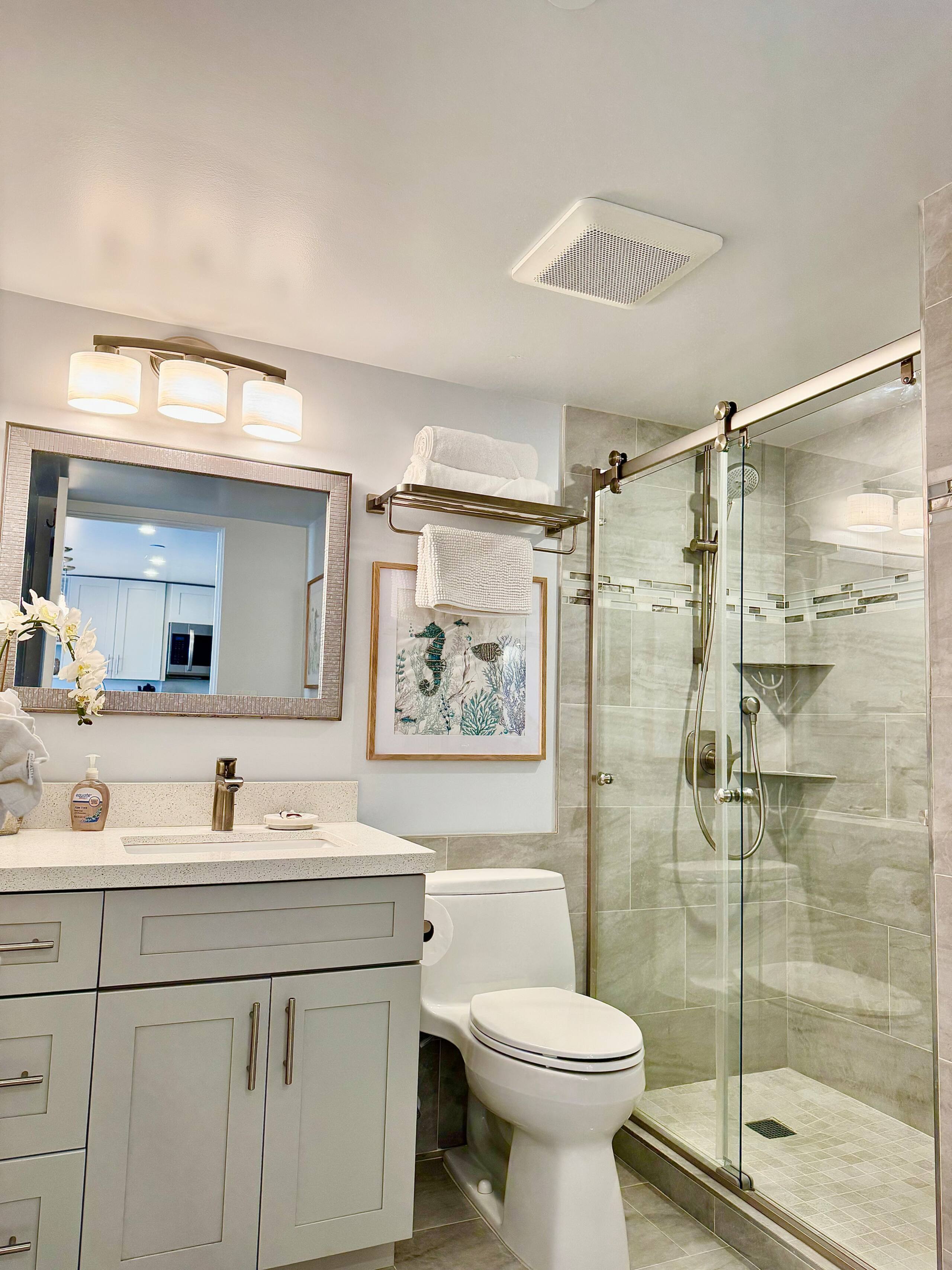 Oceanview-Luxurious Condo, free parking. - Image 42