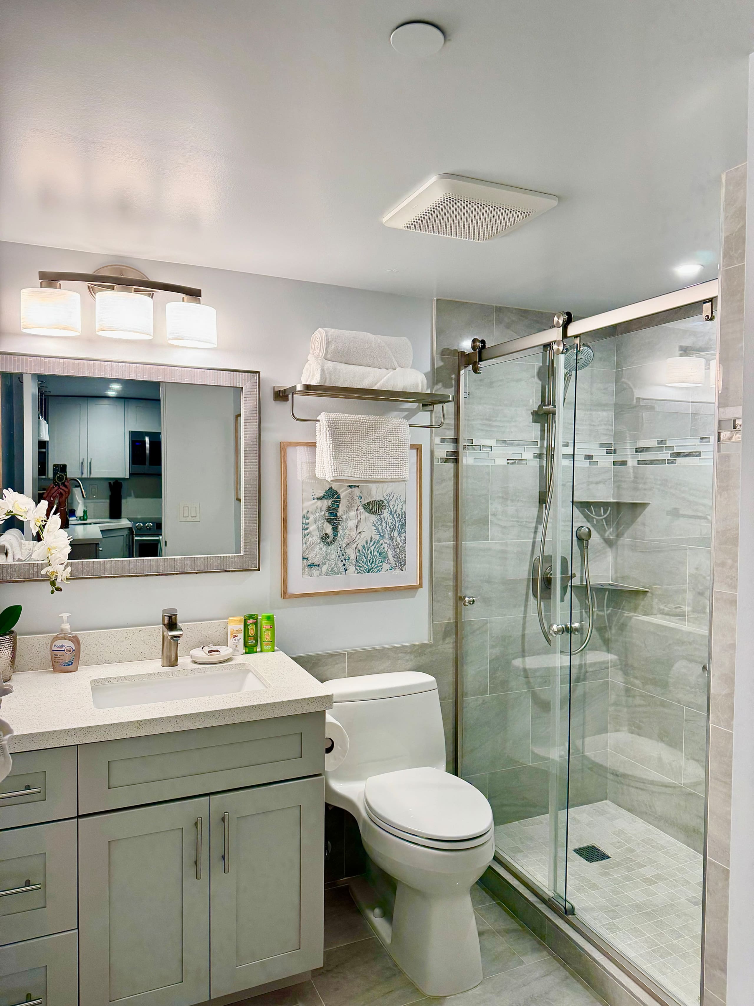 Oceanview-Luxurious Condo, free parking. - Image 34