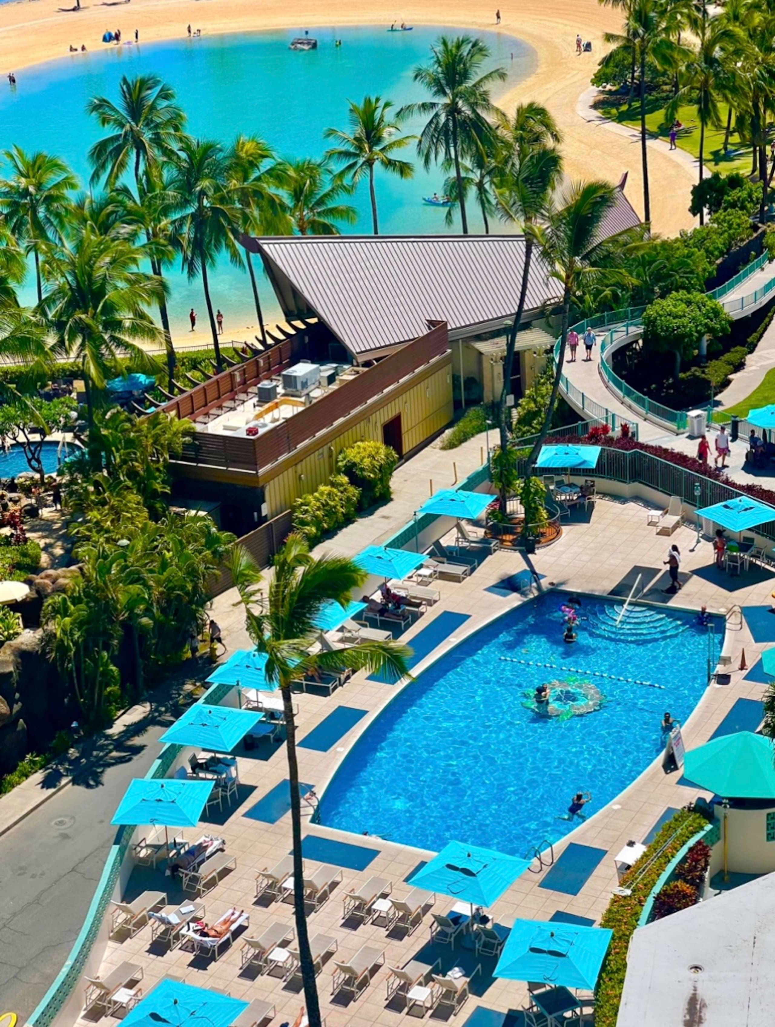 Oceanview-Luxurious Condo, free parking. - Image 3