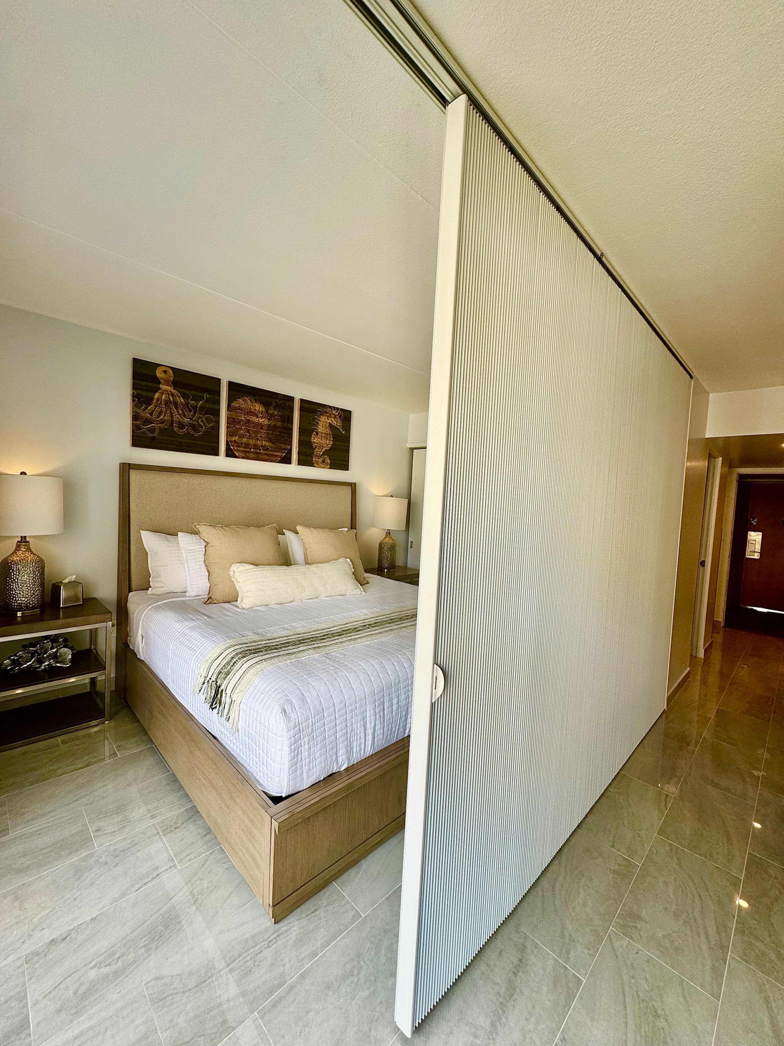 Oceanview-Luxurious Condo, free parking. - Image 30