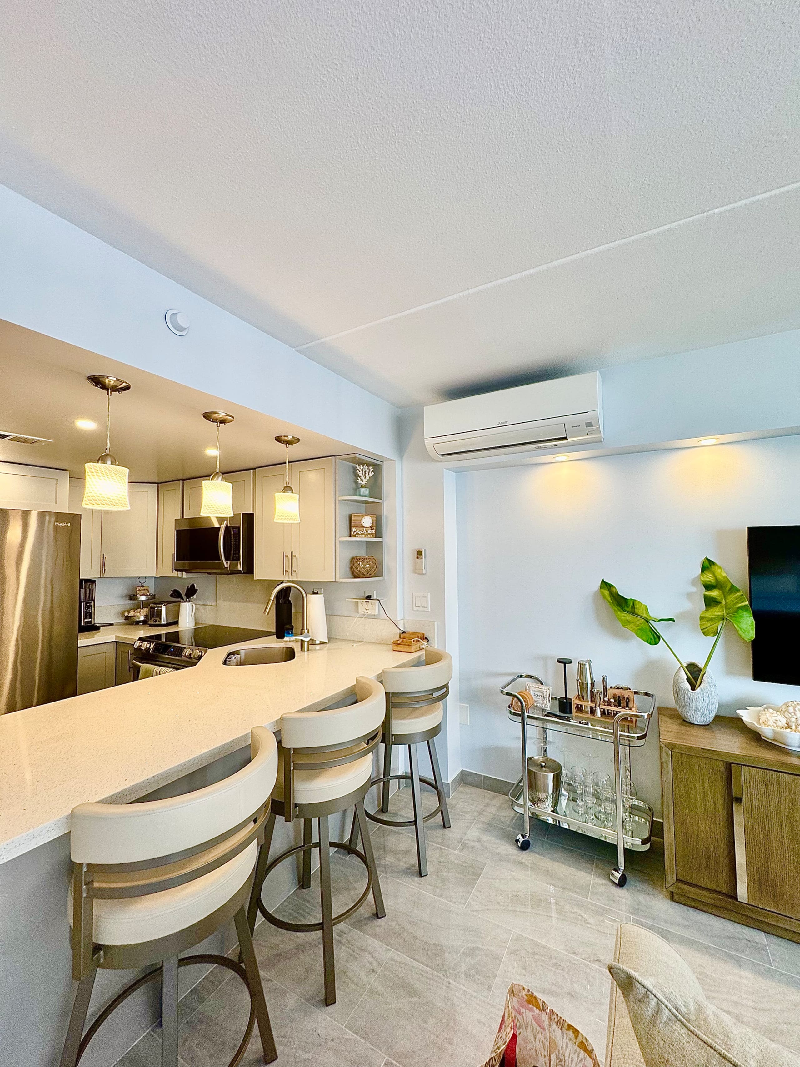 Oceanview-Luxurious Condo, free parking. - Image 19