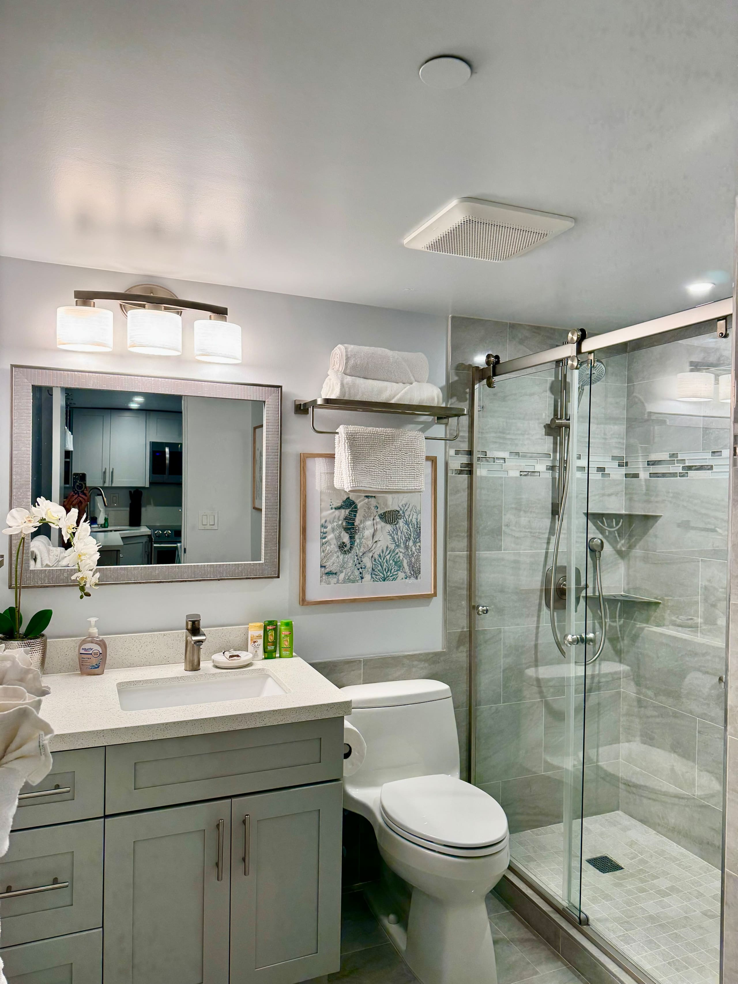 Oceanview-Luxurious Condo, free parking. - Image 35