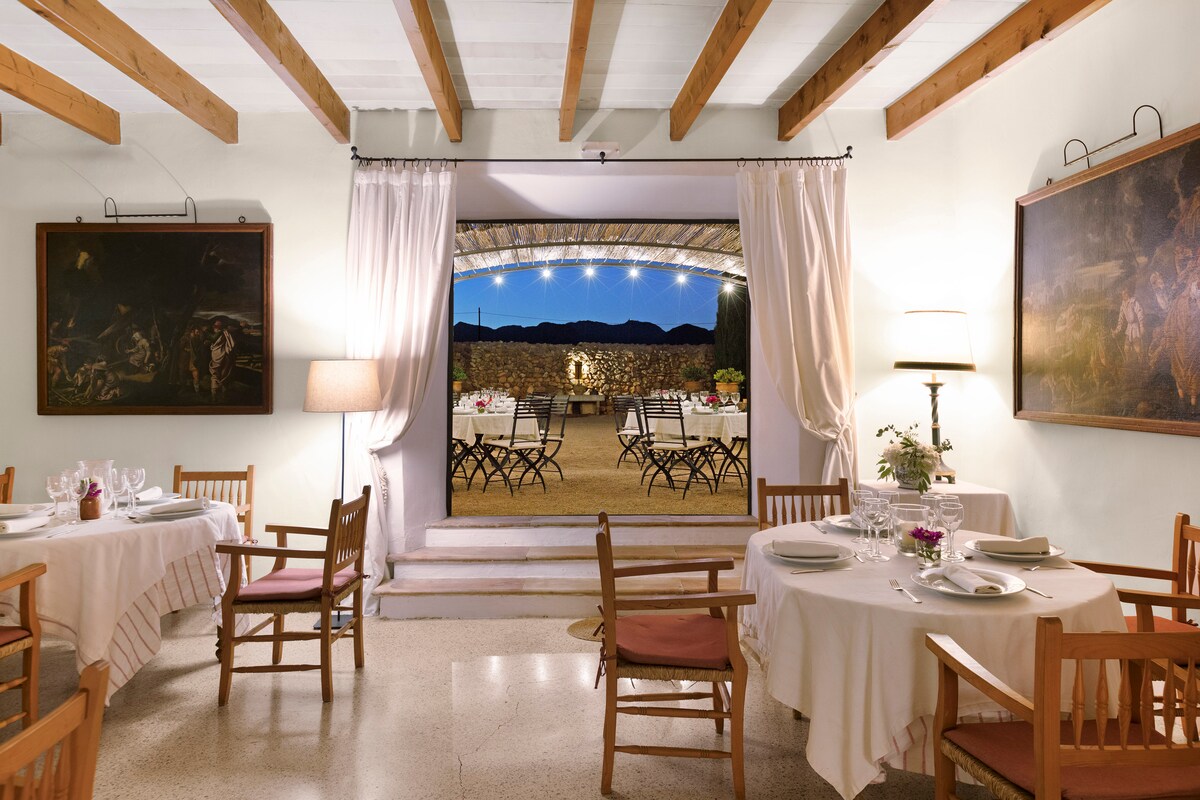 H6. Countryside Junior Suite with private terrace 4