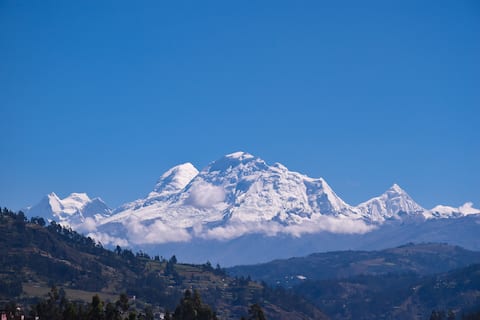 View of Cordillera Blanca, fast Wi-Fi, elevator, pkg