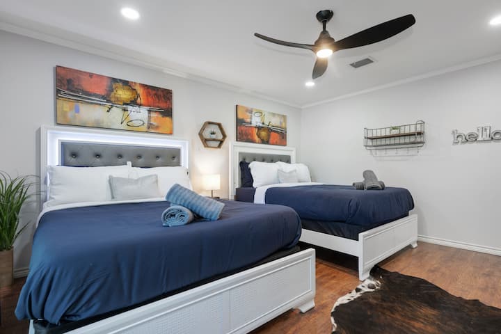 Დაბლა 2 შუქდიოდური საწოლით Queen 