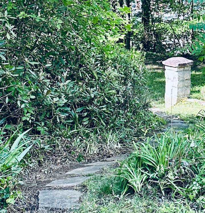 Jake & Dot’s Hog Heaven - Saluda, NC