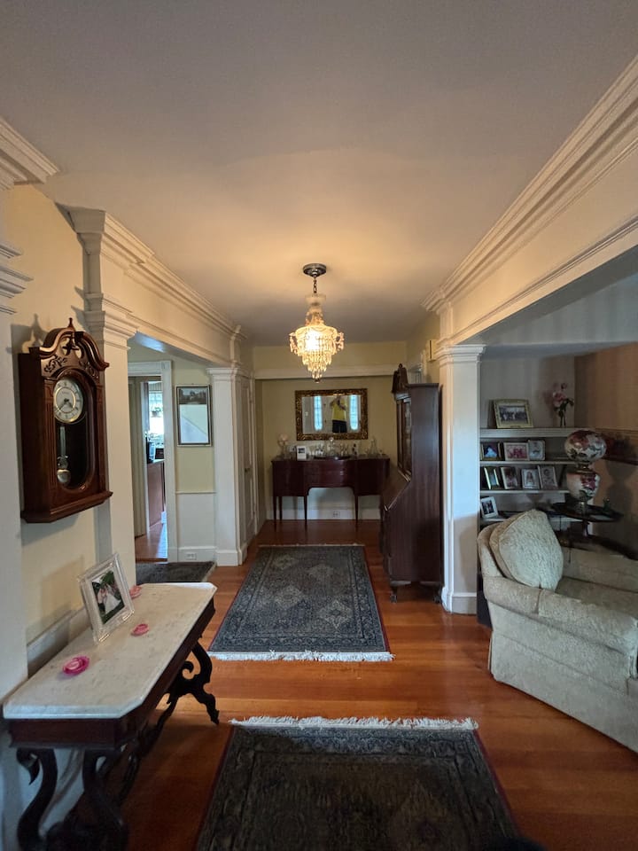 Entire Colonial Home Steps From Downtown Salem - Salem, MA
