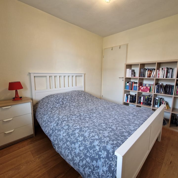 Chambre Simple Et Accueillante. - Saint-Julien-en-Genevois