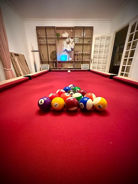 Large house for 12. 
5 bedrooms
3-star rated