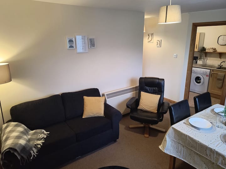 Cosy Inverness Flat. 
Free Parking.
On The Nc500 - Inverness