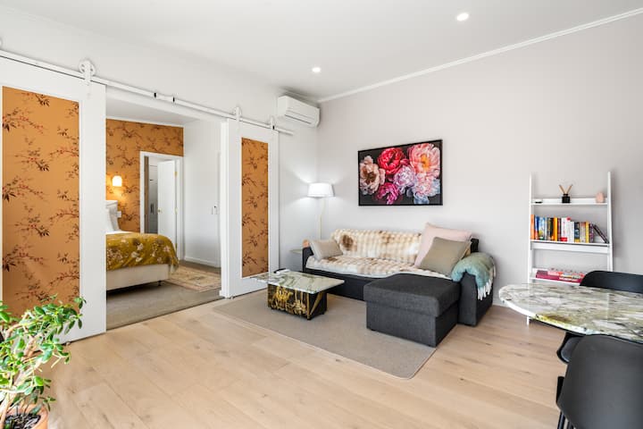 Stylish & Beautiful New Home - Dunedin