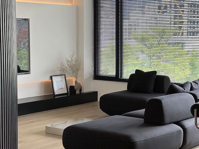 Newly Renovated｜101 View｜2BR｜3-min to MRT