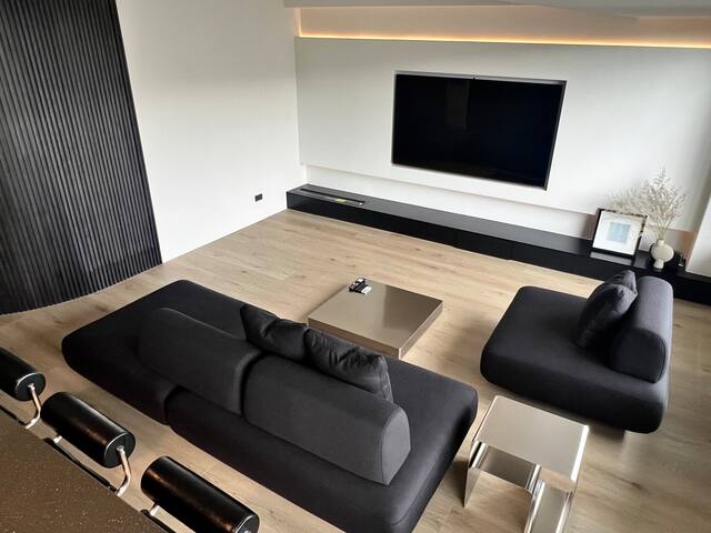 Newly Renovated｜101 View｜2BR｜3-min to MRT gallery image 2