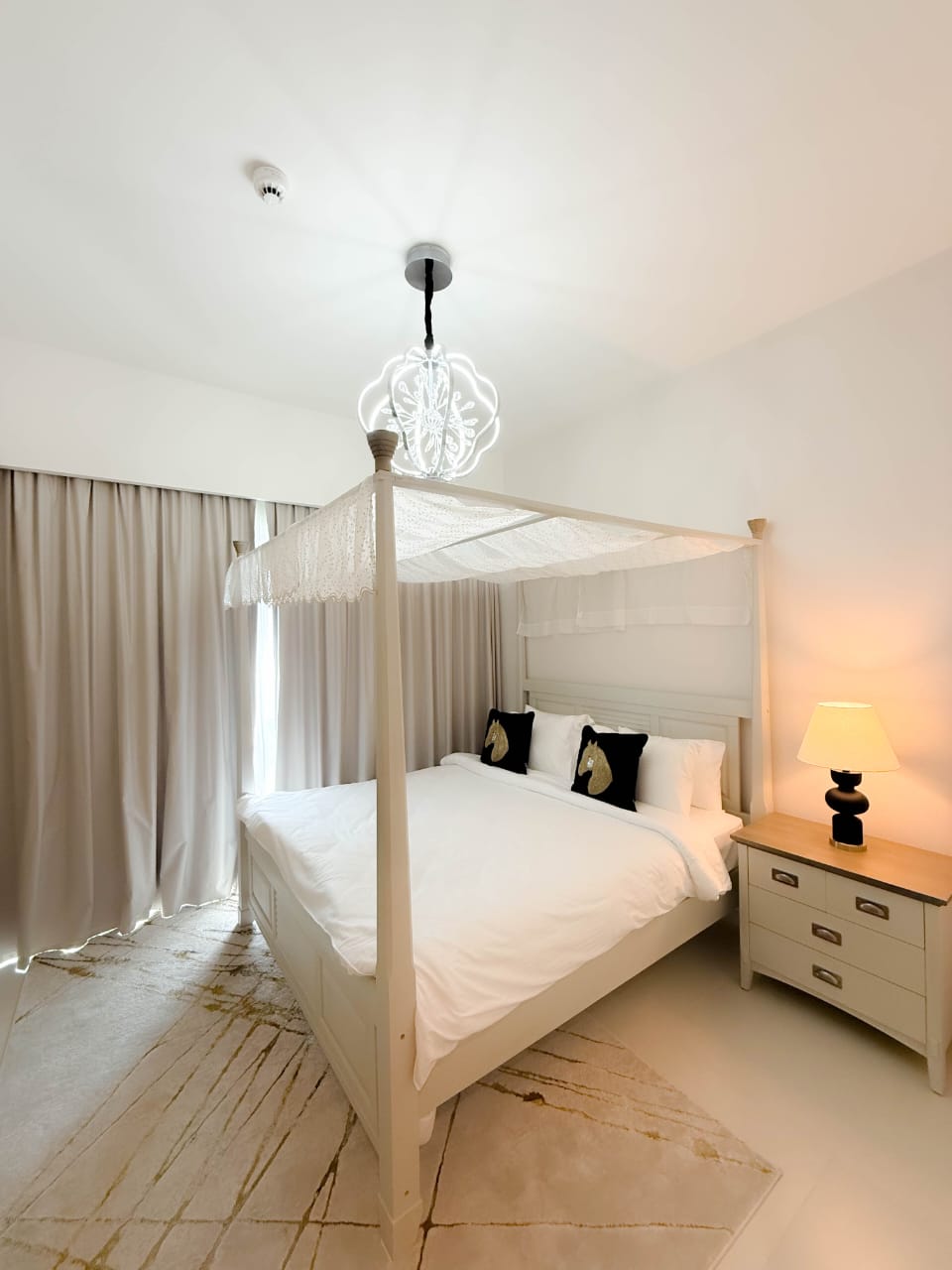 1 Bedroom Furnished Apartment | Burj Royale 2