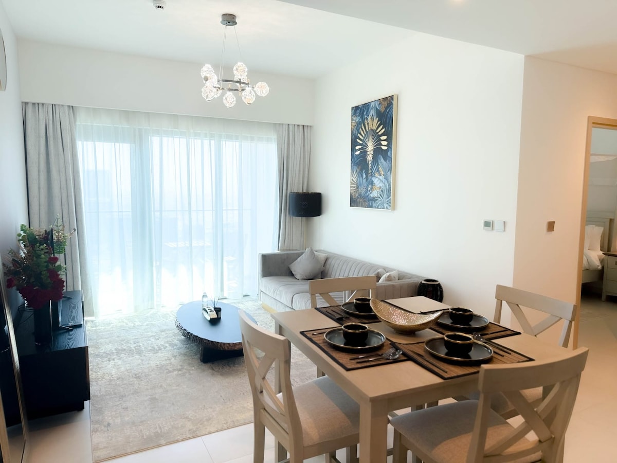 1 Bedroom Furnished Apartment | Burj Royale 4