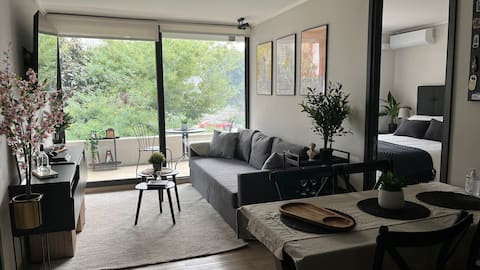Successful Airbnb property: Modern 2D-2B family apartment in Estoril in Santiago